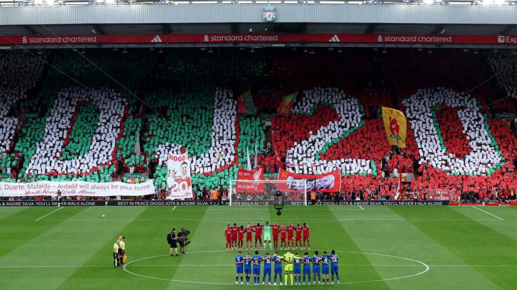 Liverpool - 5 Điểm Nhấn Trong Chiến Thắng Trước Bournemouth 1 Các cổ động viên xúc động trong giây phút tri ân Jota